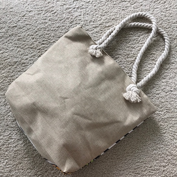 ๐LAST ONE๐HOST PICK Pineapple Beach Tote - Picture 3 of 5